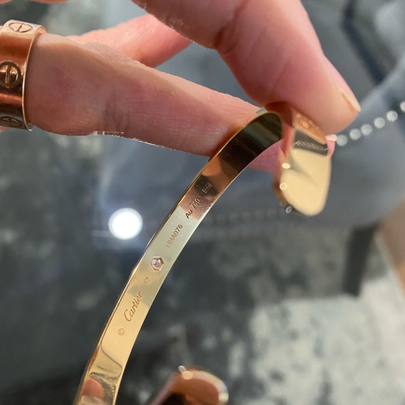 Cartier love cuff bracelet in yellow gold with one diamond - Picture 6 of 13